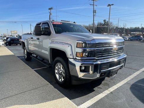 Used 2015 Chevrolet Silverado 2500 LT w/ LT Convenience Package image 4