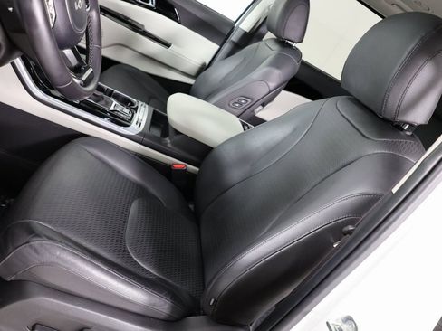 Used 2024 Kia Carnival SX Prestige image 10