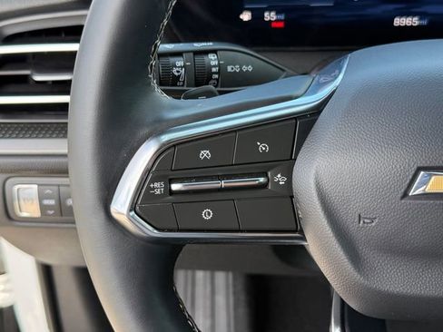 Used 2025 Chevrolet Traverse LT w/ Driver Confidence Package FWD image 13
