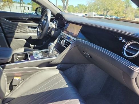 Used 2022 Bentley Flying Spur V8 image 30