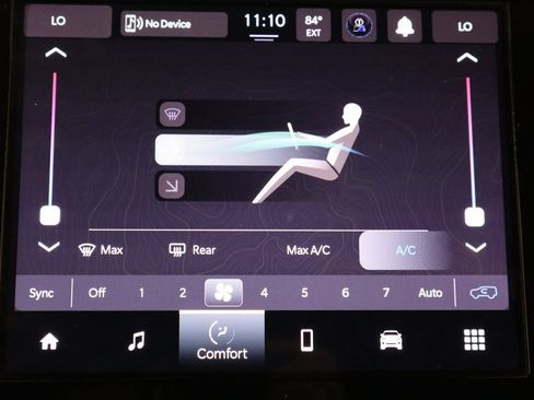 Used 2025 Jeep Grand Cherokee Laredo RWD image 33