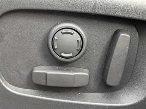 Used 2021 Land Rover Range Rover Velar R-Dynamic S image 22