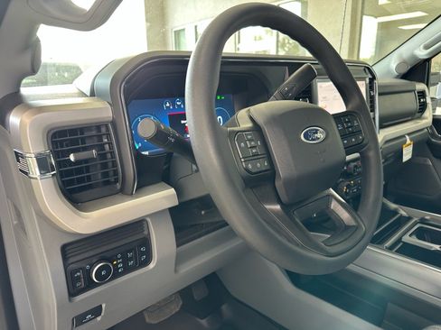 New 2026 Ford F250 XLT w/ XLT Premium Package AWD/4WD image 25
