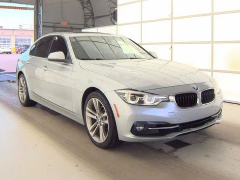 Used 2017 BMW 330i Sedan w/ Premium Package RWD image 4