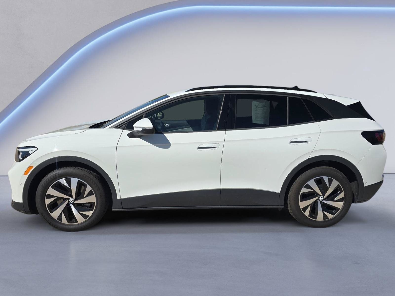Used 2023 Volkswagen ID.4 2WD image 2