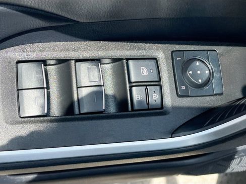 Used 2025 Toyota RAV4 XLE w/ Convenience Package AWD/4WD image 17
