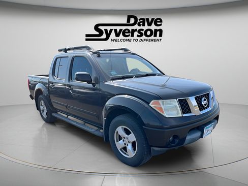Used 2005 Nissan Frontier LE w/ (X01) Leather Pkg AWD/4WD image 3