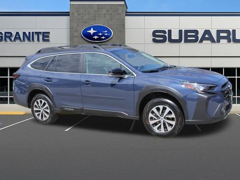Used 2025 Subaru Outback Premium AWD/4WD image 13