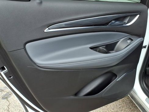 Used 2023 Buick Enclave Essence image 35