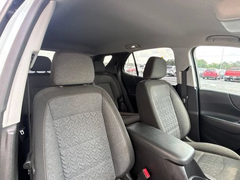 Used 2022 Chevrolet Equinox LT FWD image 17