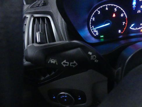 Used 2023 Ford Transit Connect XLT image 15