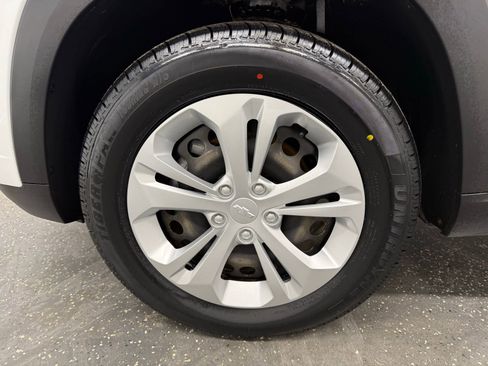 Used 2024 Chevrolet Trax LS w/ Driver Confidence Package image 18