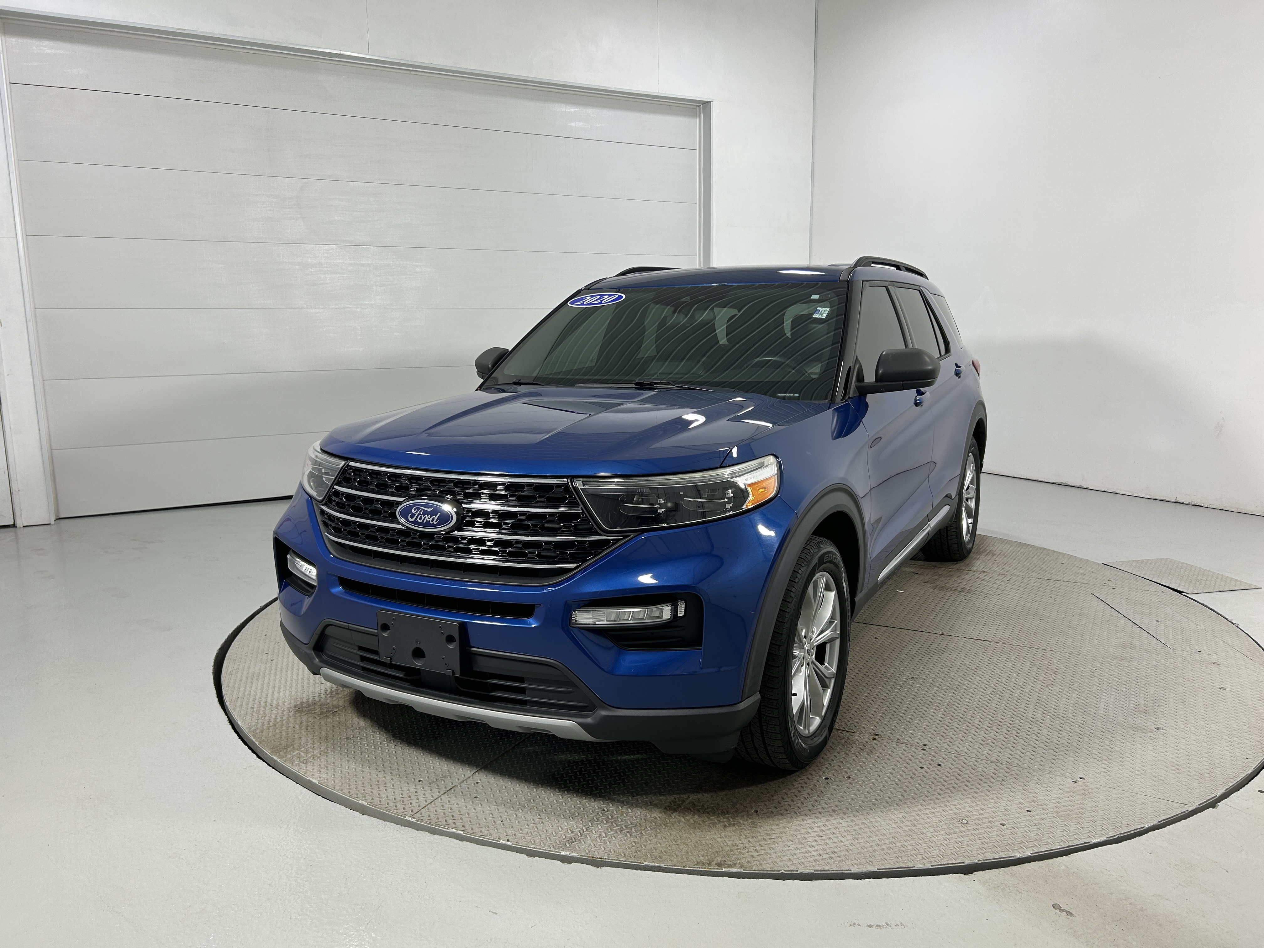 Used 2020 Ford Explorer XLT w/ Equipment Group 202A AWD/4WD image 20