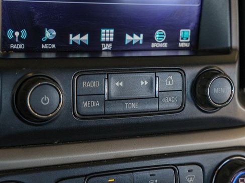 Used 2018 Chevrolet Colorado Z71 RWD image 16