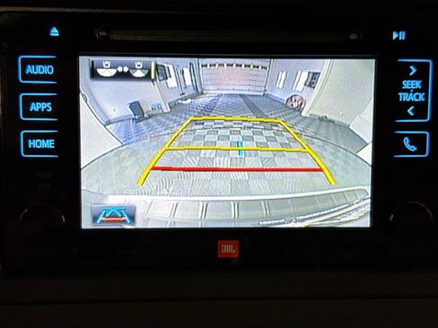 Used 2017 Toyota Sienna Limited Premium image 27