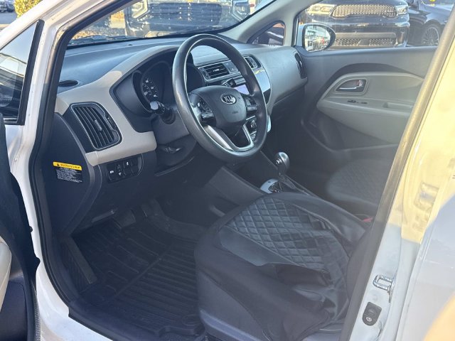 Used 2017 Kia Rio LX w/ Power Package FWD image 4