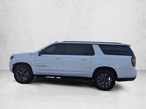 Used 2023 Chevrolet Suburban Z71 w/ Luxury Package AWD/4WD image 8