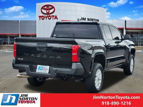 Used 2025 Toyota Tacoma SR AWD/4WD image 5