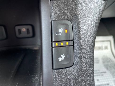 Used 2017 GMC Acadia SLT image 23