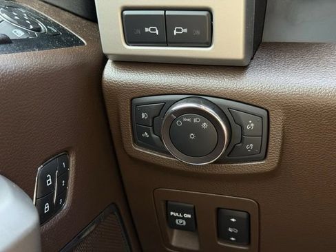 Used 2019 Ford F150 King Ranch w/ Equipment Group 601A Luxury AWD/4WD image 39