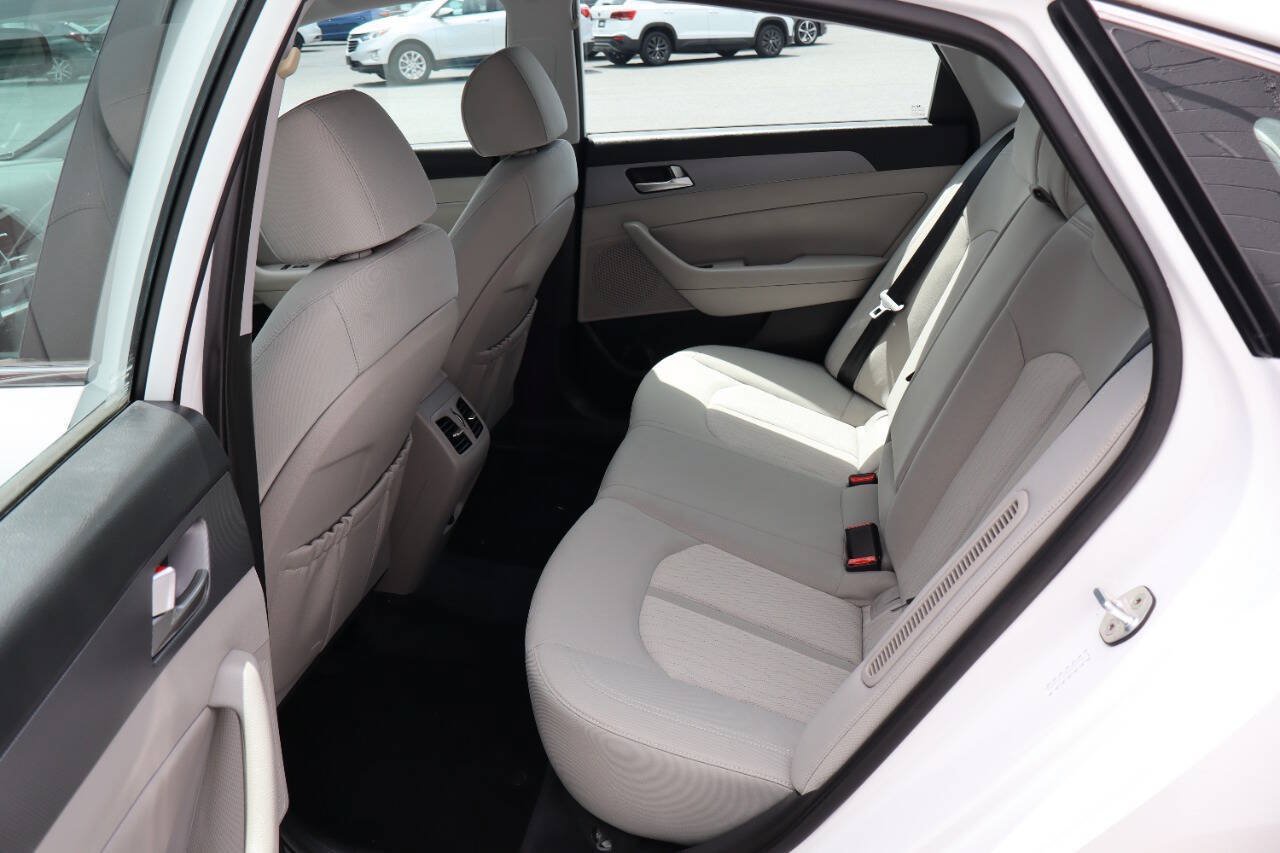 Used 2019 Hyundai Sonata Plug-In Hybrid FWD image 4