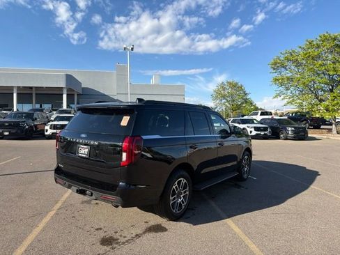 Used 2025 Ford Expedition Active AWD/4WD image 6