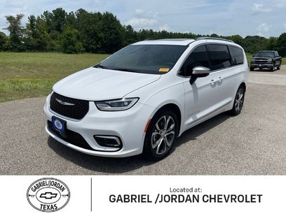 Used 2026 Chrysler Pacifica Pinnacle