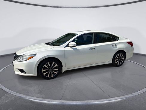 Used 2017 Nissan Altima 2.5 SL FWD image 2