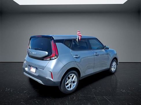 Used 2025 Kia Soul S FWD image 3