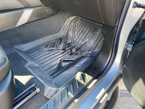 Used 2023 Chevrolet Colorado LT w/ LT Convenience Package II image 14