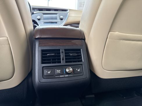 Used 2013 Toyota Avalon Limited image 23