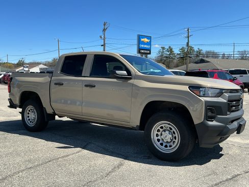 Used 2023 Chevrolet Colorado W/T w/ WT Convenience Package AWD/4WD image 2