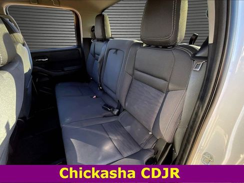 Used 2022 Nissan Frontier SV image 21