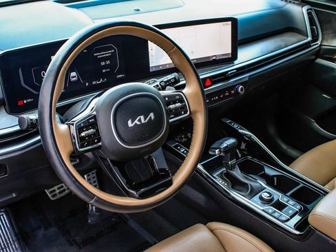 Used 2024 Kia Sorento SX Prestige w/ Olive Brown Leather Package image 16