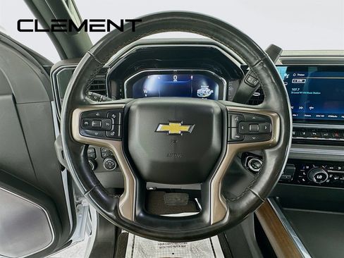 Used 2024 Chevrolet Silverado 2500 High Country w/ High Country Premium Package AWD/4WD image 15