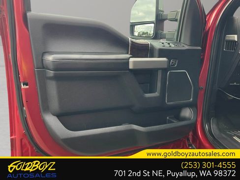 Used 2017 Ford F250 Platinum w/ Platinum Ultimate Package AWD/4WD image 36