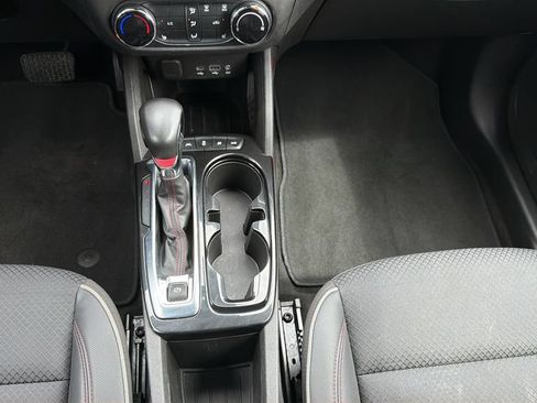 Used 2023 Chevrolet TrailBlazer RS AWD/4WD image 19