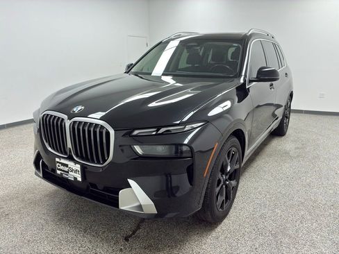 Used 2023 BMW X7 xDrive40i w/ Premium Package image 5