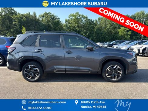 Used 2025 Subaru Forester Limited AWD/4WD image 9