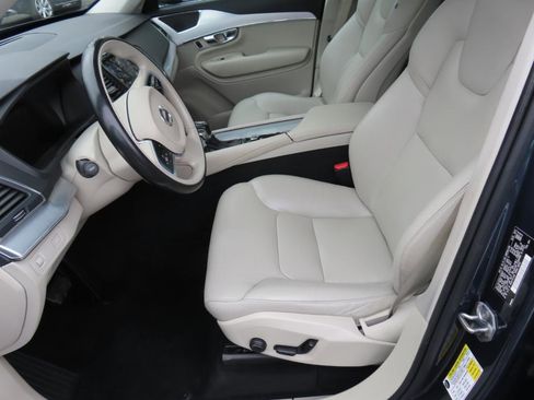 Used 2018 Volvo XC90 T6 Momentum image 11