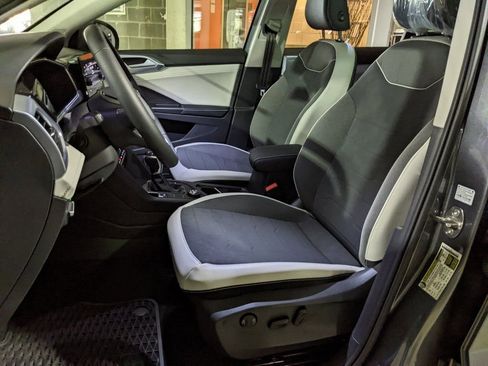 New 2026 Volkswagen Taos SE image 11