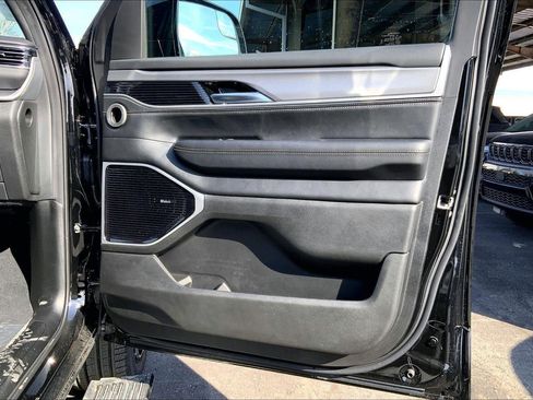 New 2026 Jeep Grand Wagoneer L Limited image 23