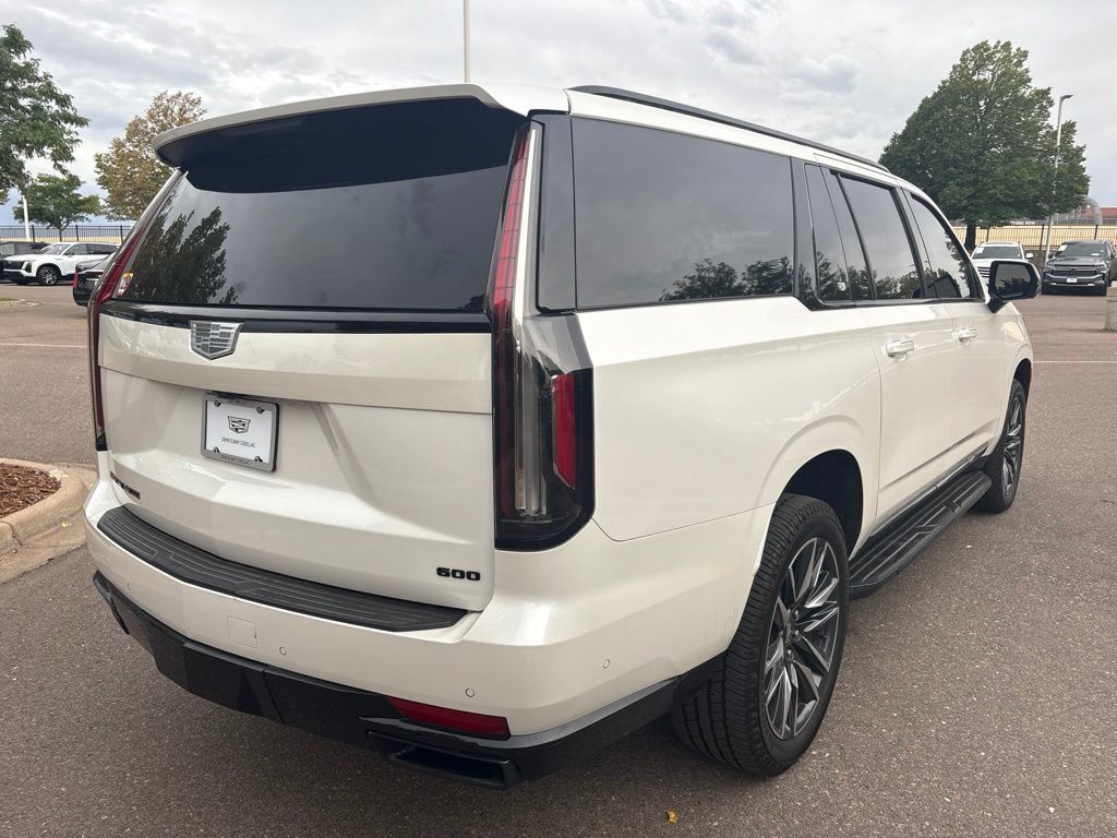 Used 2021 Cadillac Escalade ESV Sport AWD/4WD image 5