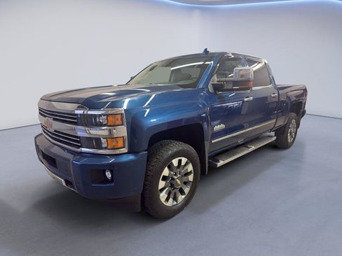 Used 2017 Chevrolet Silverado 2500 High Country AWD/4WD image 3