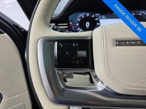 Used 2023 Land Rover Range Rover SE image 20