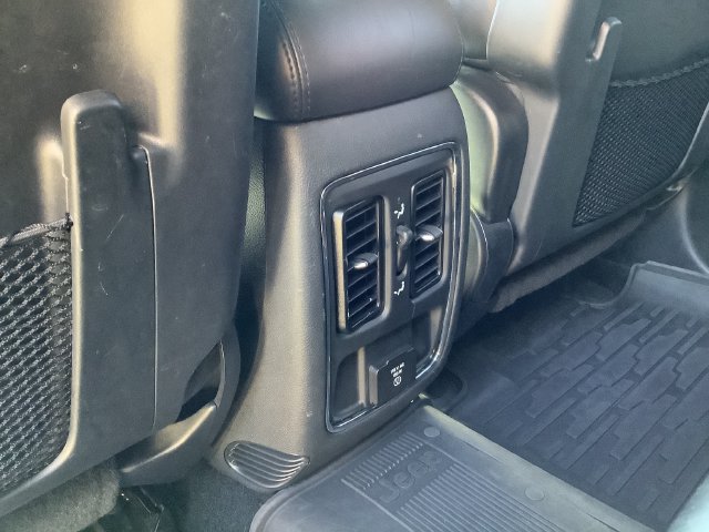 Used 2020 Jeep Grand Cherokee Altitude AWD/4WD image 27
