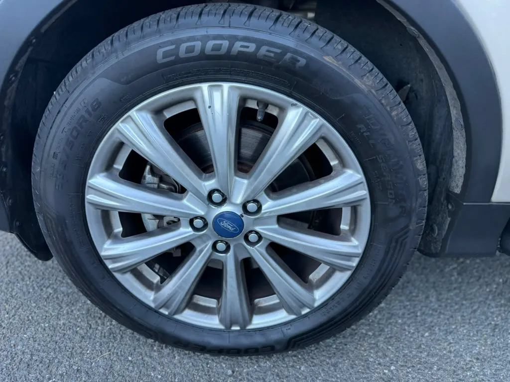 Used 2017 Ford Escape Titanium AWD/4WD image 23