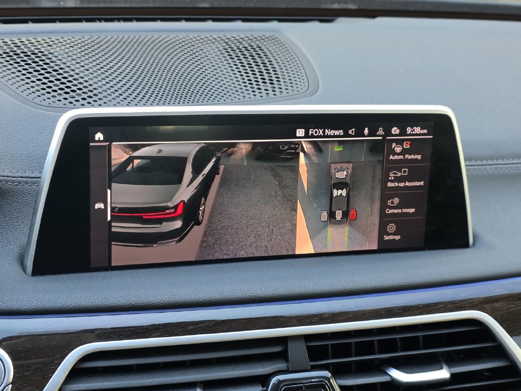 Used 2020 BMW 740i w/ Premium Package RWD image 17