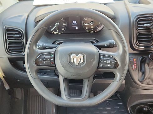 Used 2025 RAM ProMaster 2500 w/ Convenience Group FWD image 15