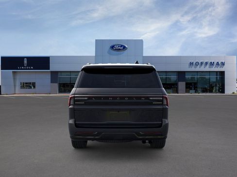 New 2026 Lincoln Navigator Reserve image 5